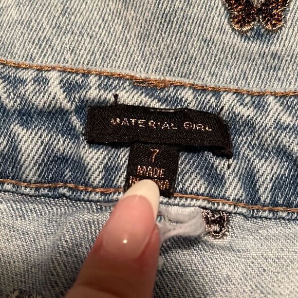 Material Girl Womens Light Wash Blue Distressed Butterfly Embroidered Hi Rise Je - Picture 8 of 9